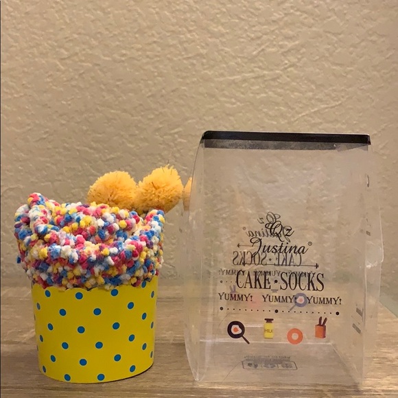 3 for $20 NWT Cozy Yellow Cupcake Socks - Picture 6 of 7